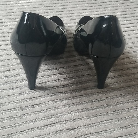 💕 Rampage Black Patent Leather Heels 💕 - Picture 2 of 7